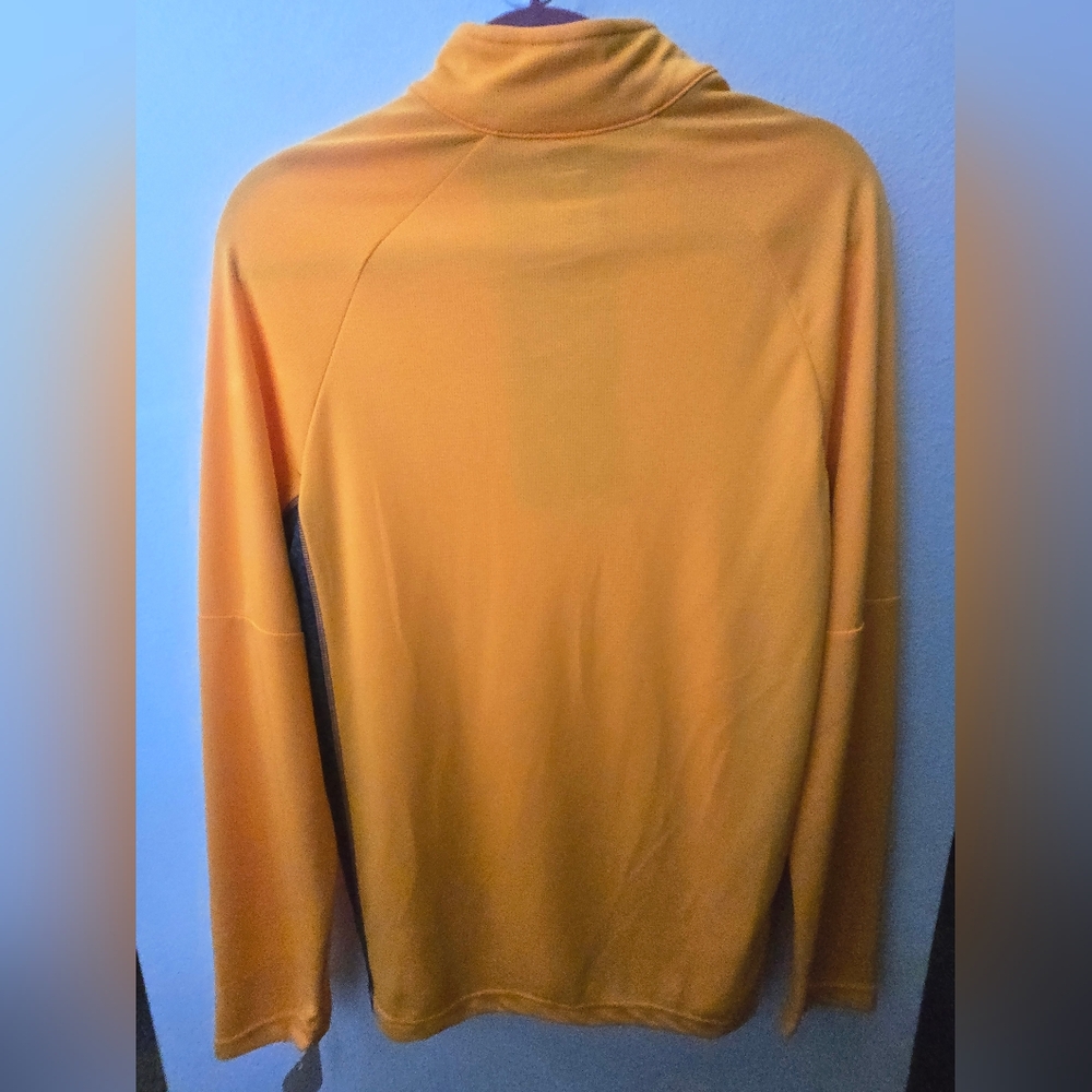 Los Angeles Lakers Yellow and Gray Pullover - Picture 5 of 6